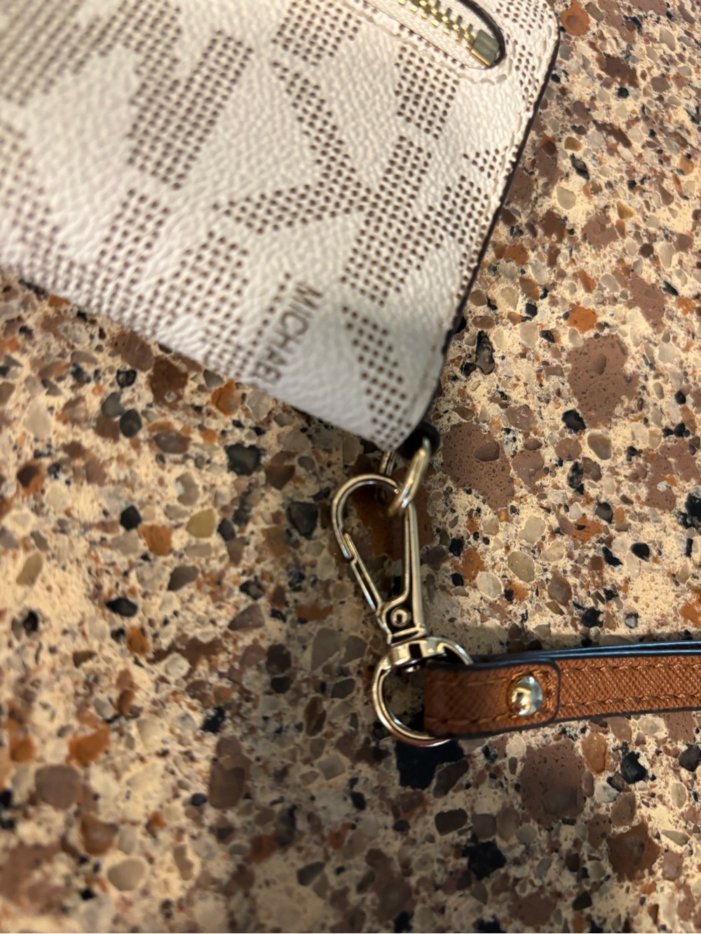Michael Kors White Logo Zip-Around Wristlet - Picture 10 of 10
